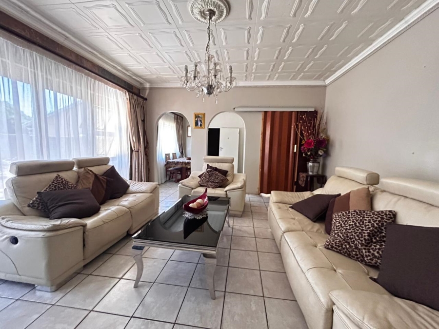 4 Bedroom Property for Sale in Uitsig Free State